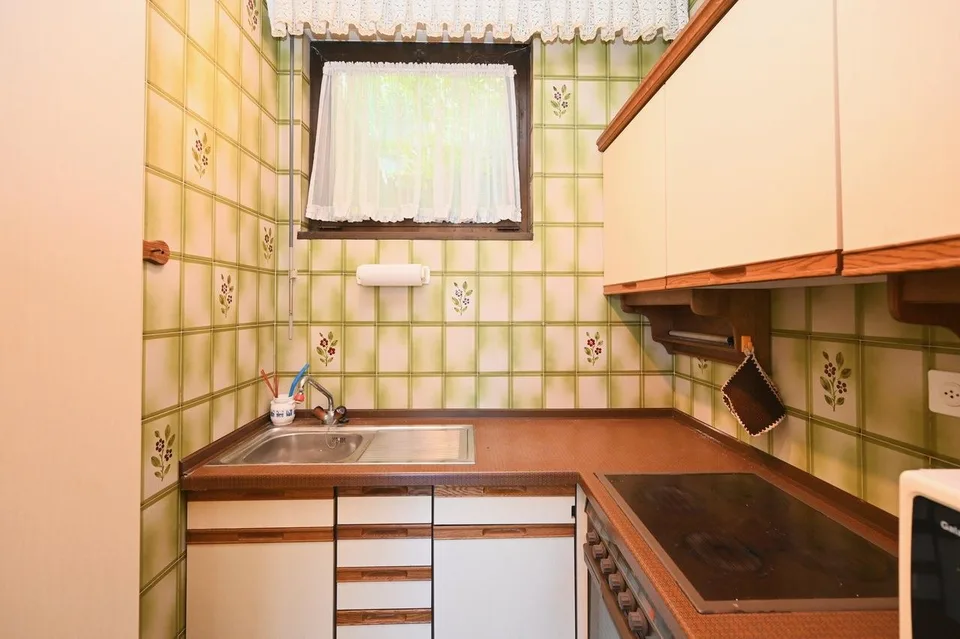 Villa con 2 Appartamenti Indipendenti e Splendida Vista Lago a 180° – Foto 21 von 25