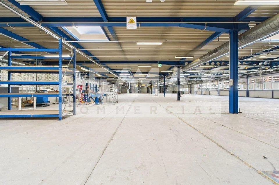 Importante stabile commerciale-industriale
