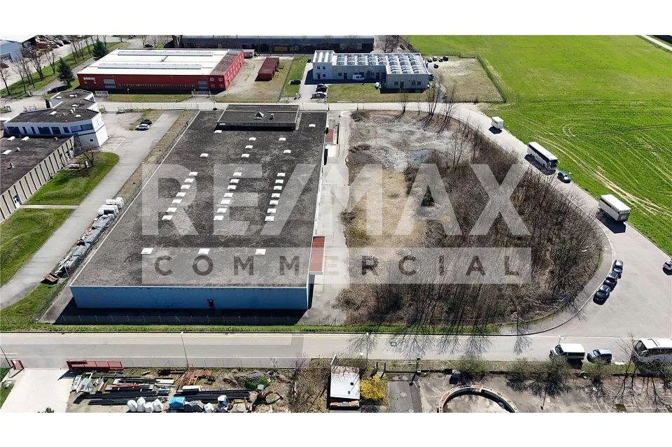 Importante stabile commerciale-industriale