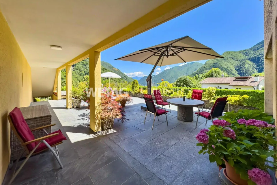 Elegante & moderne Villa mit Innenpool zu verkaufen in Crana, auch ...