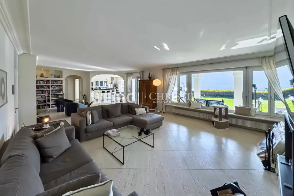 Lugano-Figino: Elegante Villa mit traumhafter Aussicht auf den Luga...