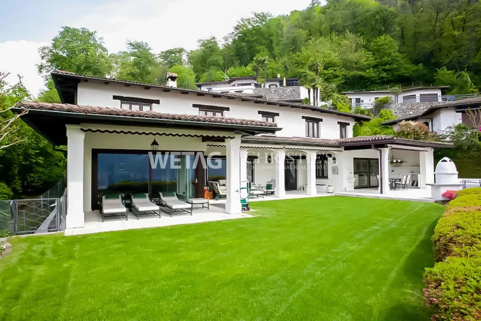 Lugano-Figino: Elegante Villa mit traumhafter Aussicht auf den Luga...