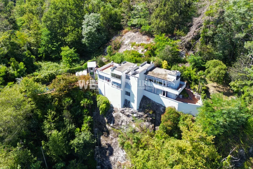 Losone: Wunderschöne, zu renovierende Villa im Grünen zu verkaufen