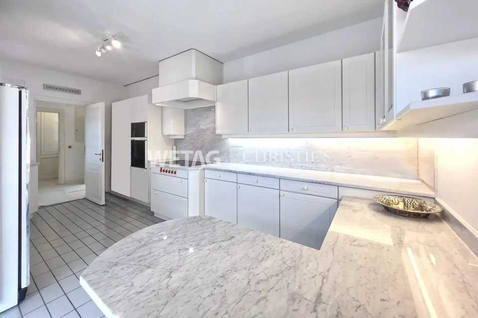 Luxuriöse Wohnung mit grosser Terrasse & bezaubernder Aussicht auf... – Foto 7 von 10