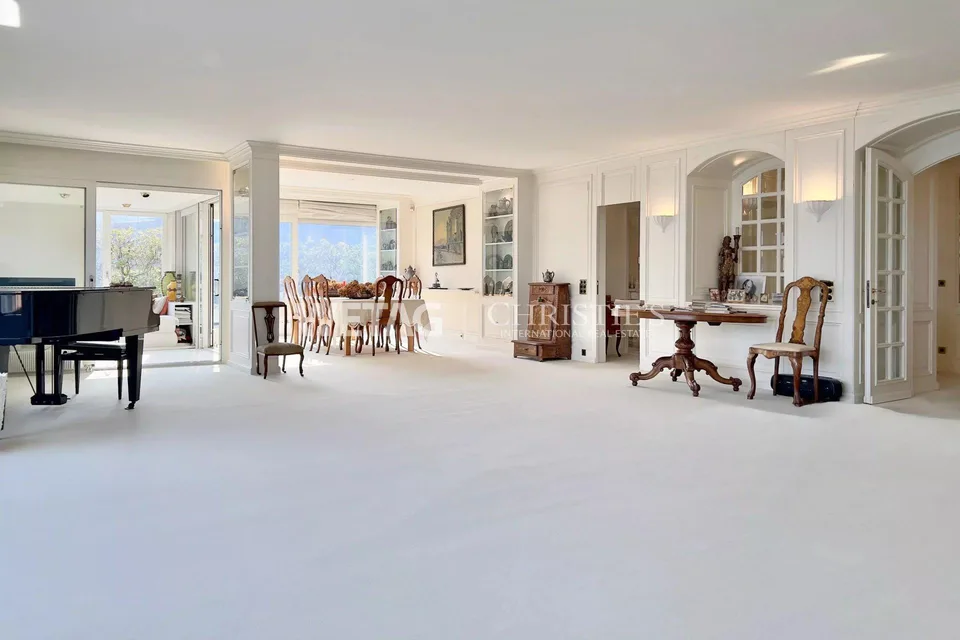 Luxuriöse Wohnung mit grosser Terrasse & bezaubernder Aussicht auf... – Foto 8 von 10