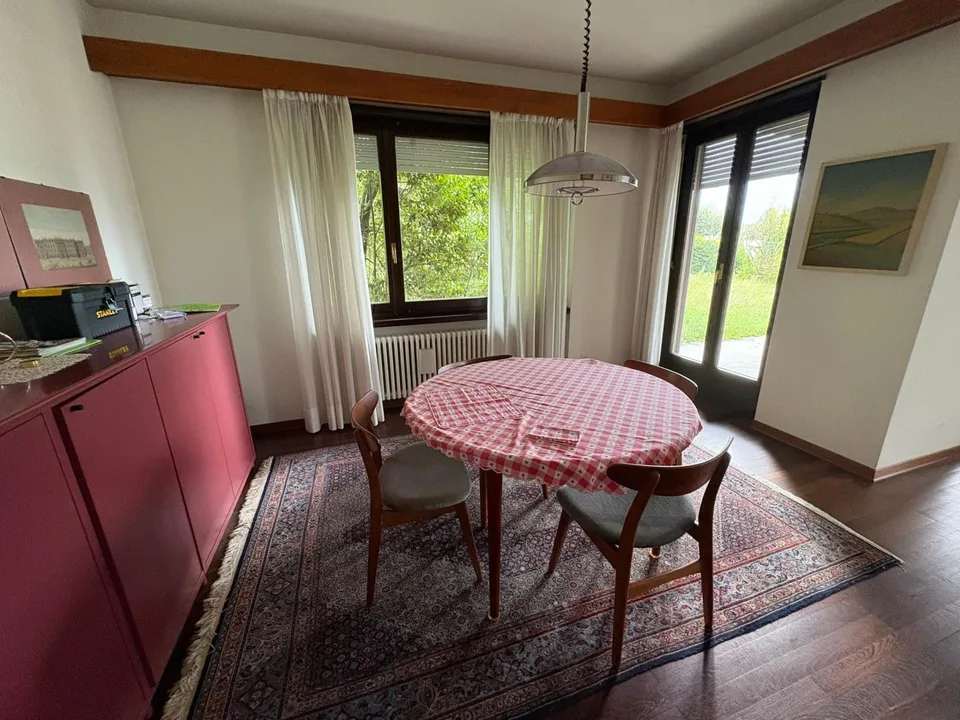Casa unifamiliare di 7 locali molto tranquilla, soleggiata con bell...