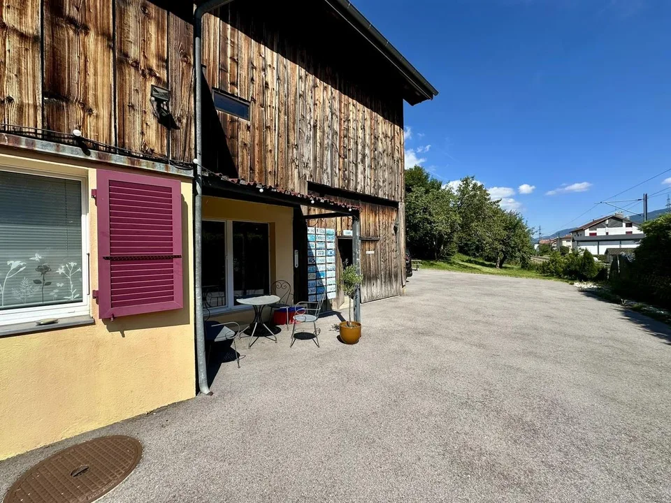 Maison de caractère avec rural et verger au cœur du village