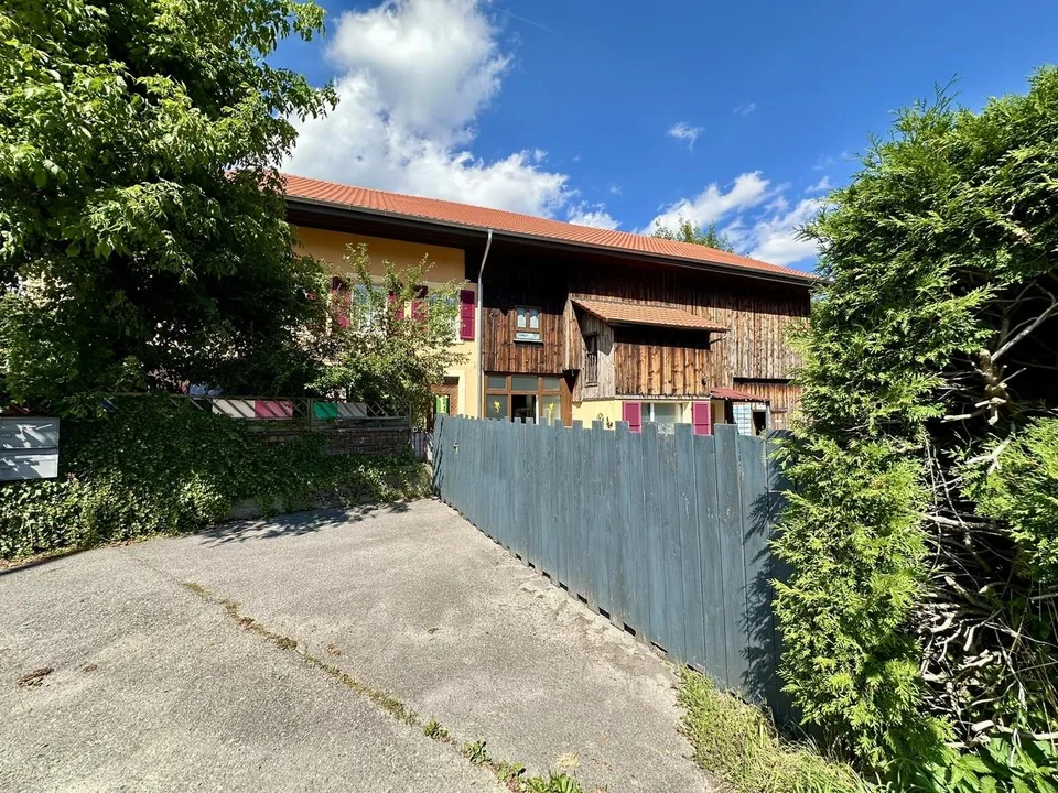 Maison de caractère avec rural et verger au cœur du village