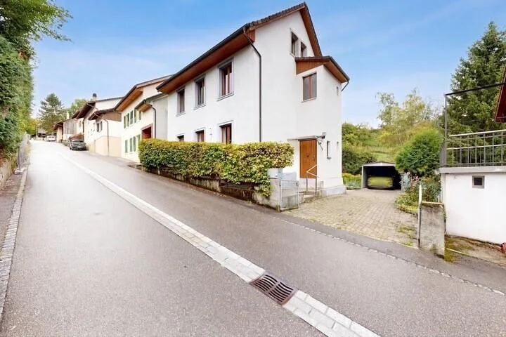 Maison familiale Atypique Rénovée avec jardin et garage indépendant