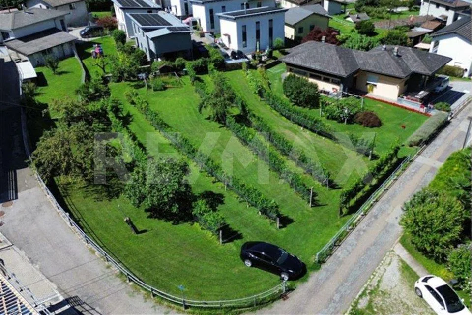 Terreno edificabile in zona residenziale esclusiva a Roveredo (GR)