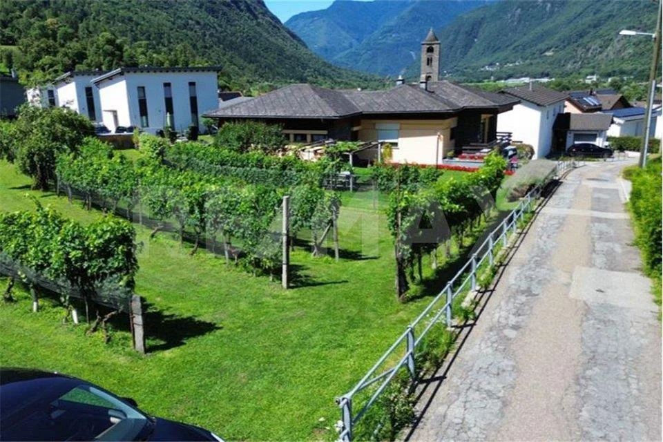Terreno edificabile in zona residenziale esclusiva a Roveredo (GR) – Foto 6 von 8