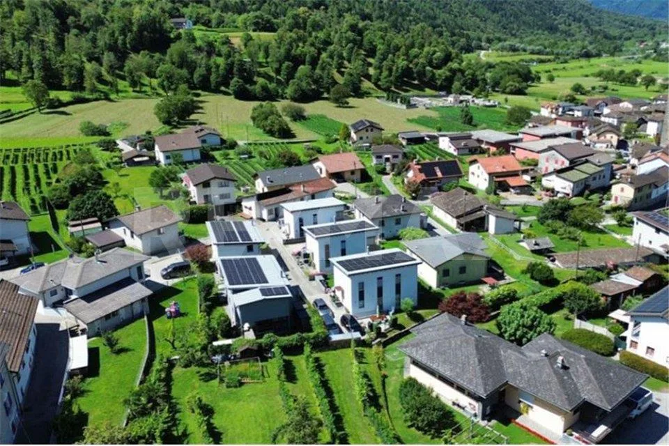 Terreno edificabile in zona residenziale esclusiva a Roveredo (GR)