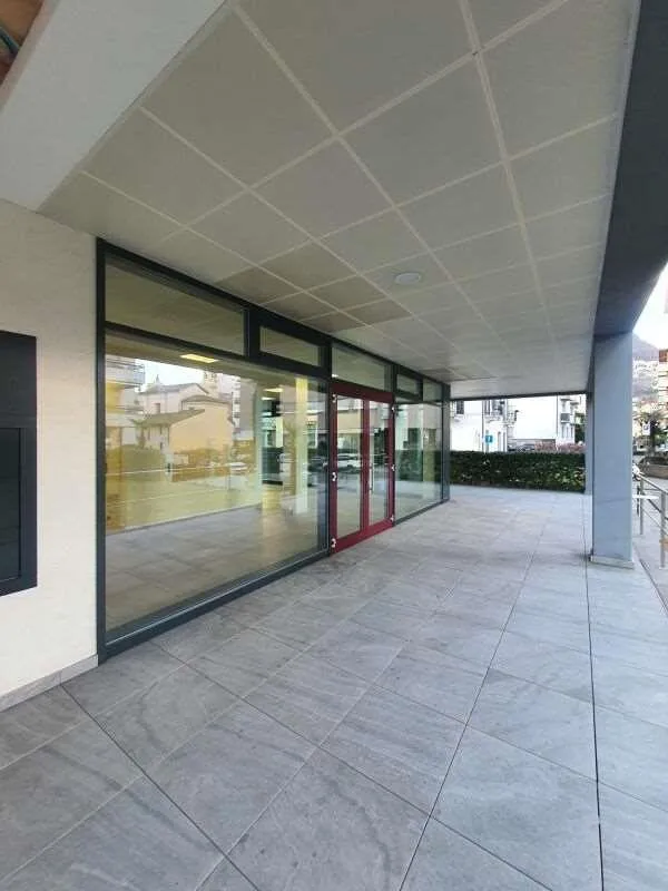 Vendesi Spazio commerciale, Zona Università-Lugano-Opportunità a reddi
