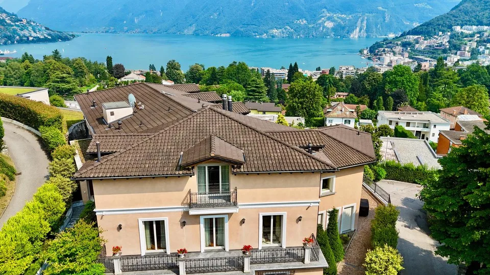 Eleganza Straordinaria: Esclusivo Villa nel Cuore di Lugano-Sorengo