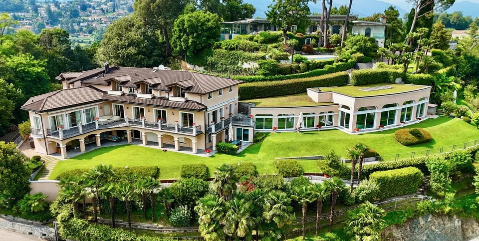 Eleganza Straordinaria: Esclusivo Villa nel Cuore di Lugano-Sorengo