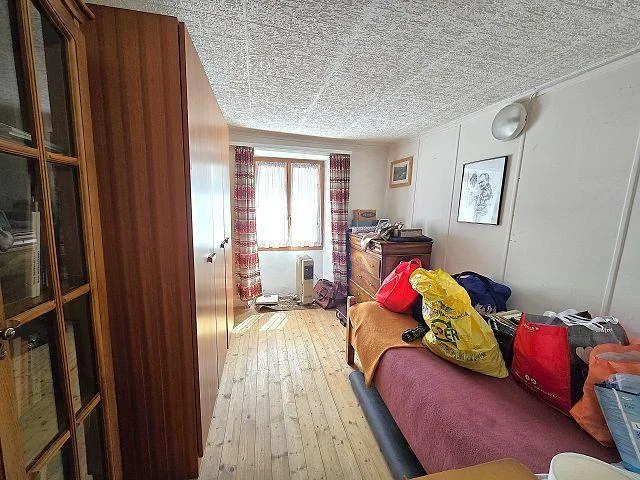 6-Zimmer-Dorfhaus mit Parkplatz / Casa unifamiliare di 6 locali con... – Foto 12 von 29