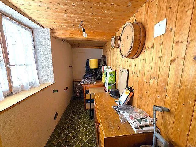 6-Zimmer-Dorfhaus mit Parkplatz / Casa unifamiliare di 6 locali con... – Foto 17 von 29