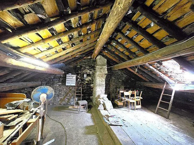 6-Zimmer-Dorfhaus mit Parkplatz / Casa unifamiliare di 6 locali con... – Foto 19 von 29