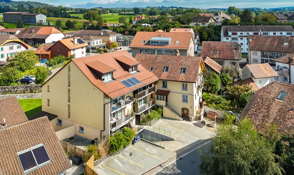 Immeuble de rendement rénové avec 11 appartements et local commercial!