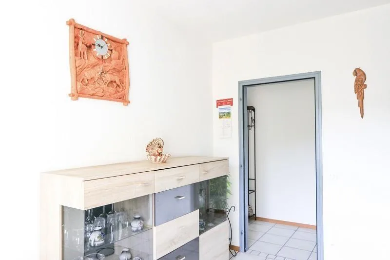 3 1/2-Zimmer-Wohnung an zentraler Lage im 2. OG / appartamento di 3... – Foto 11 von 18