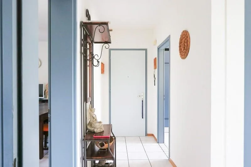 3 1/2-Zimmer-Wohnung an zentraler Lage im 2. OG / appartamento di 3... – Foto 12 von 18