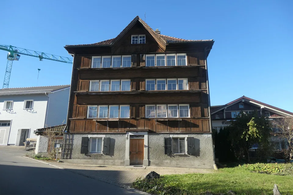 grosses historisches Wohnhaus