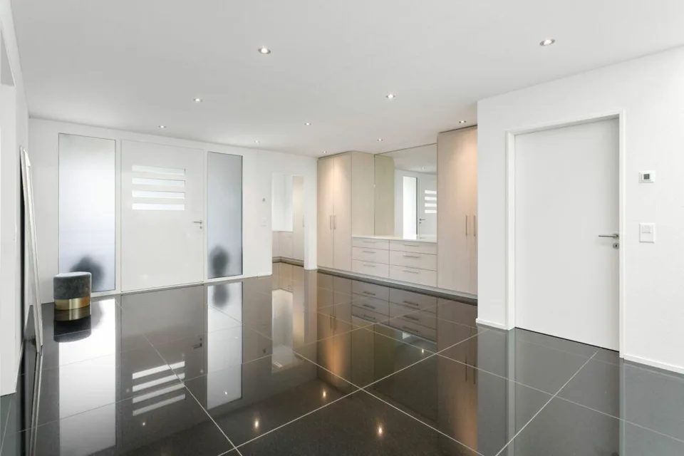 Moderne Luxusvilla mit grosser Tiefgarage