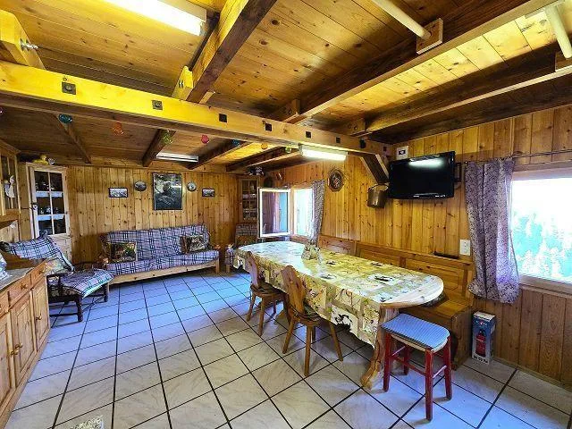 31/2-Zimmer-Rustico an sehr ruhiger, sonniger Aussichtslage mit vie...