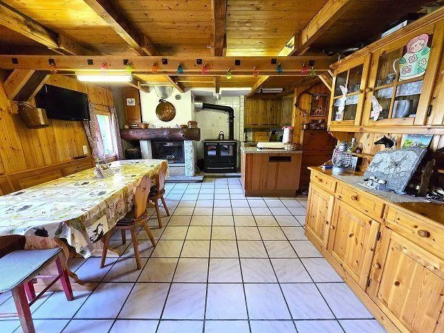 31/2-Zimmer-Rustico an sehr ruhiger, sonniger Aussichtslage mit vie...