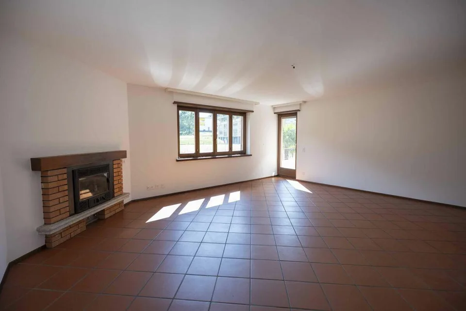 Gorduno: vendiamo bella residenza a reddito di tre grandi appartamenti – Foto 15 von 18
