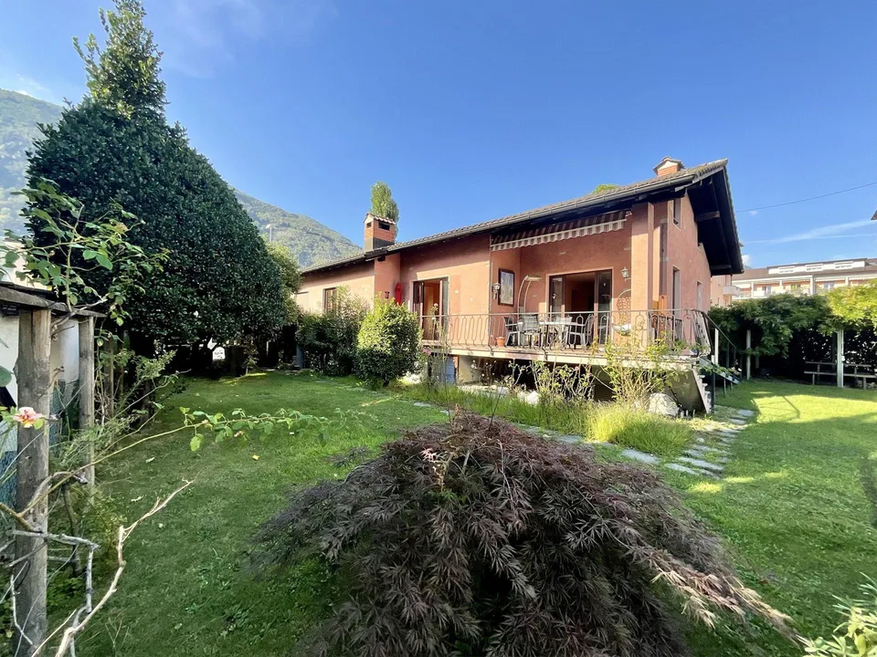 BELLINZONA - AMPIA CASA UNIFAMILIARE IN POSIZIONE CENTRALE – photo 10 sur 10