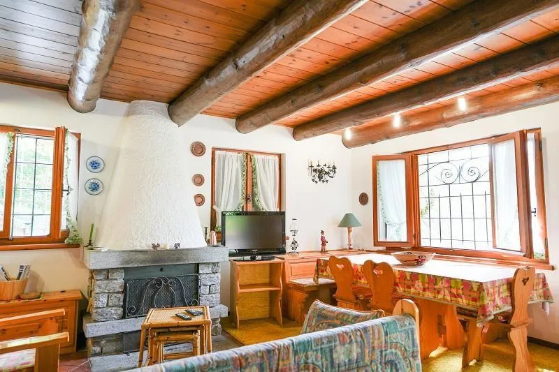4 1/2-Zimmer-Haus mit viel Land sehr ruhige, sonnige Aussichtslage ...
