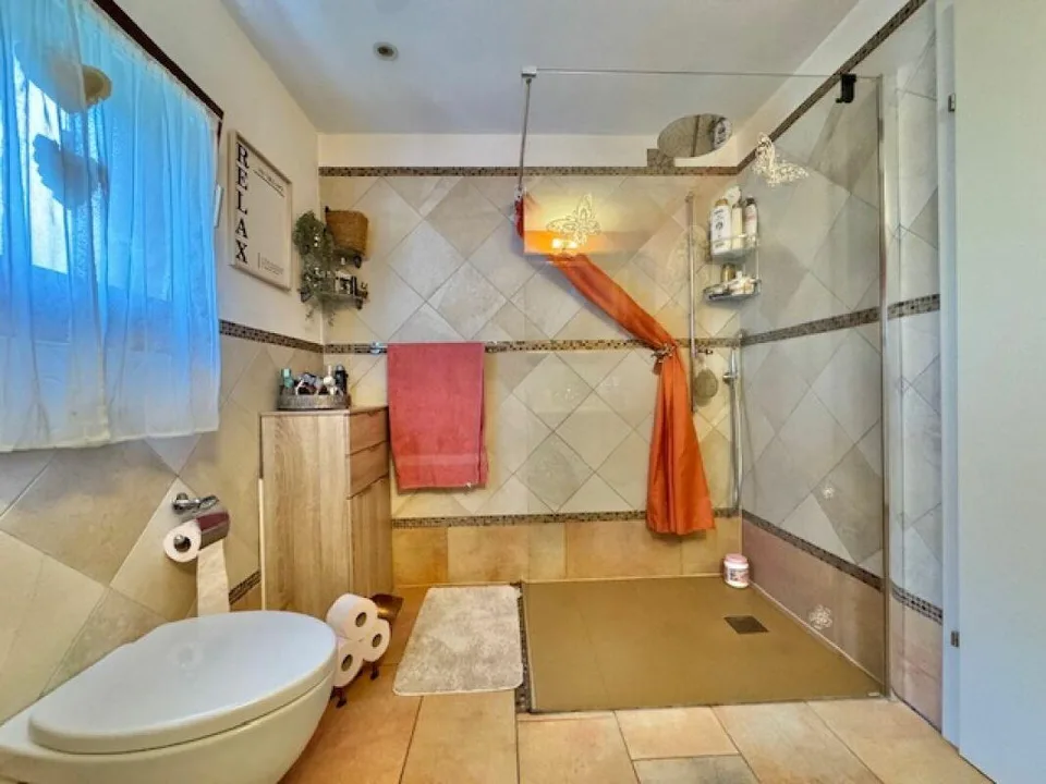 VENDESI A PIAZZOGNA (Gambarogno) - graziosa casa indipendente di 4.... – photo 13 sur 21