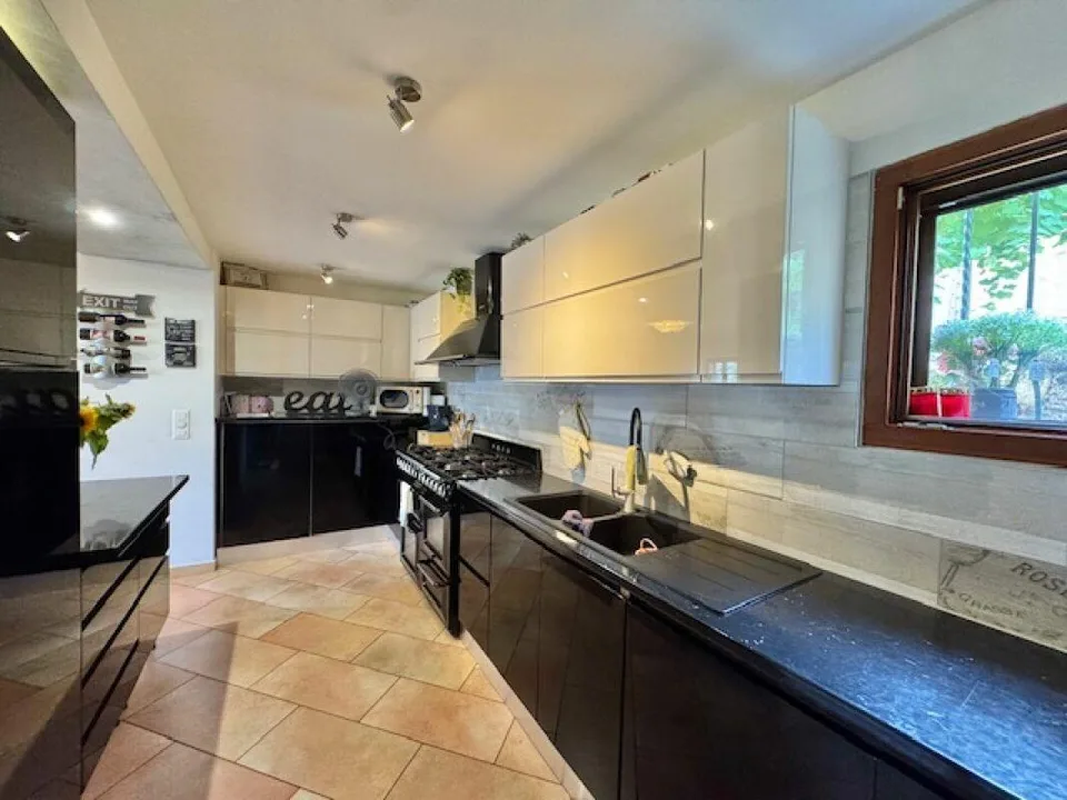 VENDESI A PIAZZOGNA (Gambarogno) - graziosa casa indipendente di 4.... – photo 7 sur 21