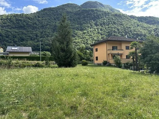 Baulandgrundstück von 500 m2 in 3-geschossigen Zone, zentral, sonni...