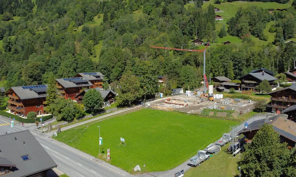 Exclusif: Magnifique terrain constructible à l'entrée du village