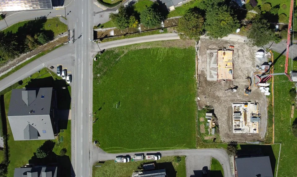 Exclusif: Magnifique terrain constructible à l'entrée du village