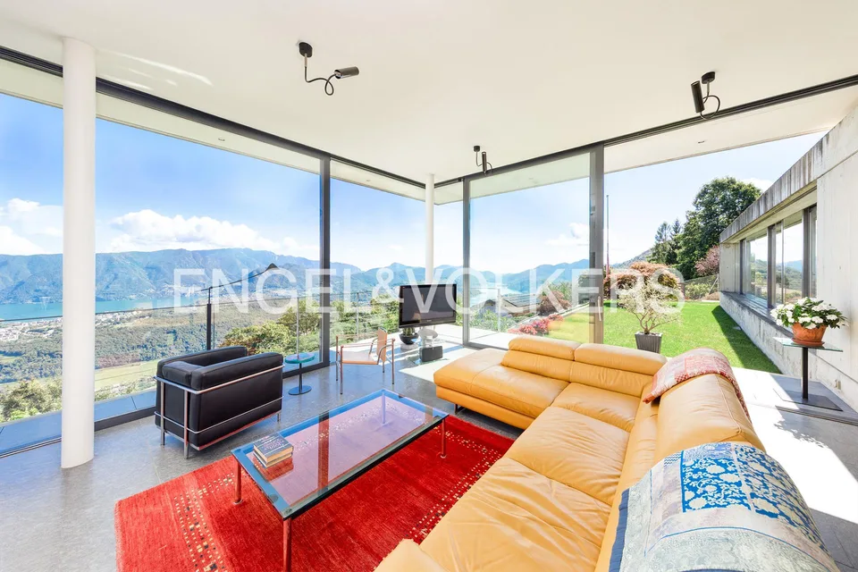 Raffinierte Villa mit Garten und exklusivem Seeblick