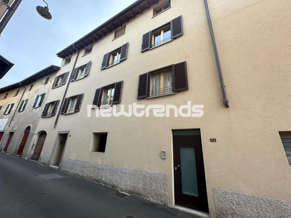 Rancate, 3.5 locali 2 piano con balcone e servizi nelle vicinanze
