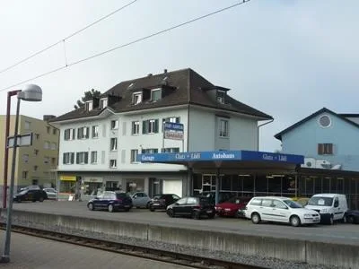 Mehrfamilienhaus, Wohnen und Gewerbe