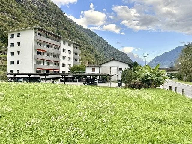 Baulandgrundstück von 3330 m2 in Zone R4 mit Bauprojekt an zentrale... – photo 9 sur 13