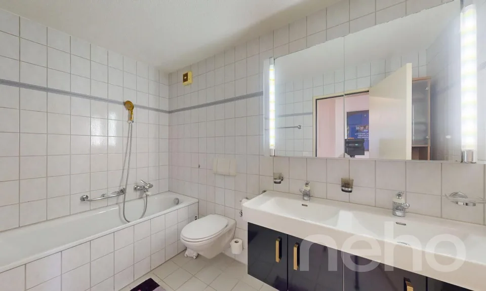 Charming 3.5-room apartment with winter garden & fireplace in Wittenbach – photo 10 of 19