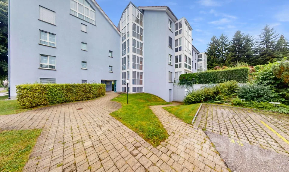 Charmante 3.5-Zimmer-Wohnung mit Wintergarten & Cheminée in Wittenbach