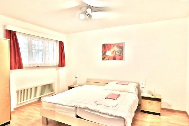 4 1/2-Zimmer-Wohnung im 1. OG mit Hallenbad an ruhiger, zentraler L... – foto 7 di 25