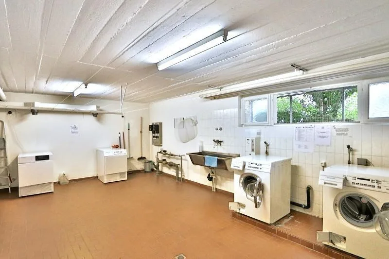 4 1/2-Zimmer-Wohnung im 1. OG mit Hallenbad an ruhiger, zentraler L... – foto 18 di 25