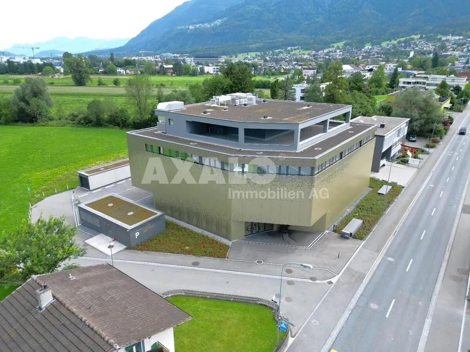 Multifunktionales Gewerbe- und Dienstleistungsgebäude in Schaan