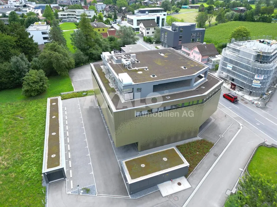 Multifunktionales Gewerbe- und Dienstleistungsgebäude in Schaan
