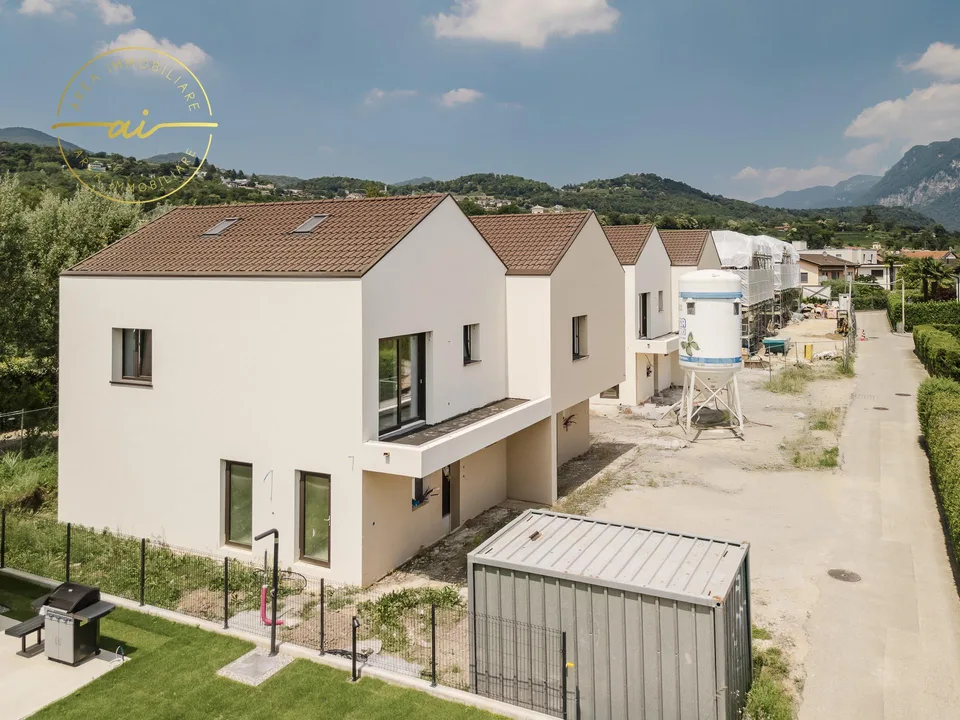 NUOVA VILLETTA IN COSTRUZIONE CON GIARDINO PRIVATO