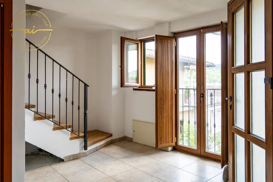 CASA PLURIFAMILIARE CON 3 APPARTAMENTI IN VENDITA – photo 12 sur 13