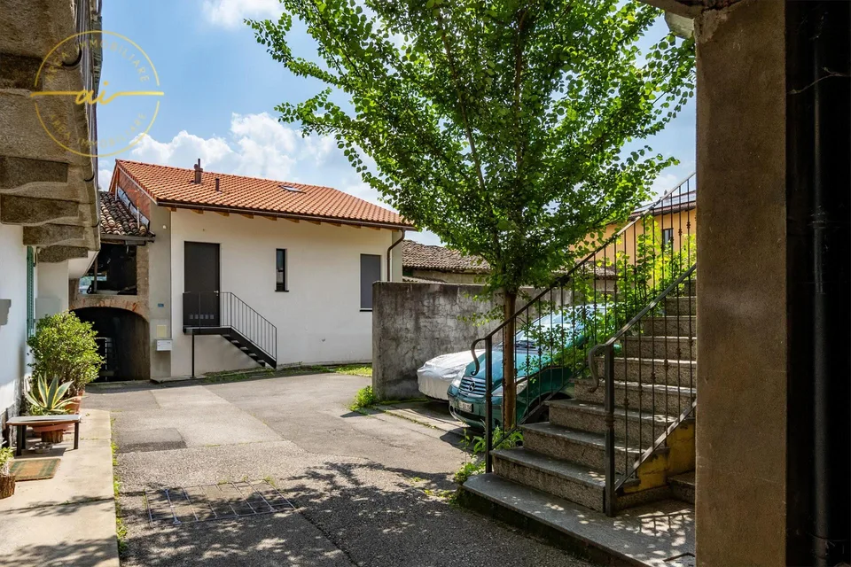 CASA PLURIFAMILIARE CON 3 APPARTAMENTI IN VENDITA